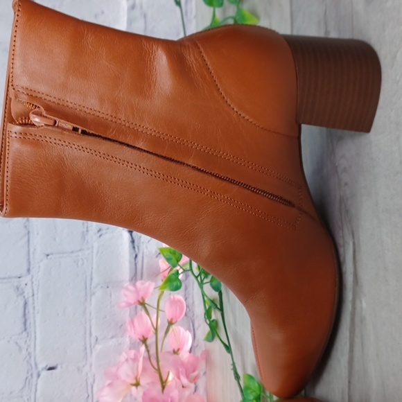 Arezzo Leather Bootie NWOB - Picture 6 of 8